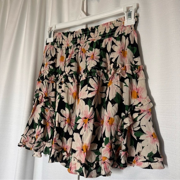 NEW Angie Juniors Floral Print Tiered Ruffle Mini Skirt Sz S Daisy Pink Coquette - Picture 4 of 10